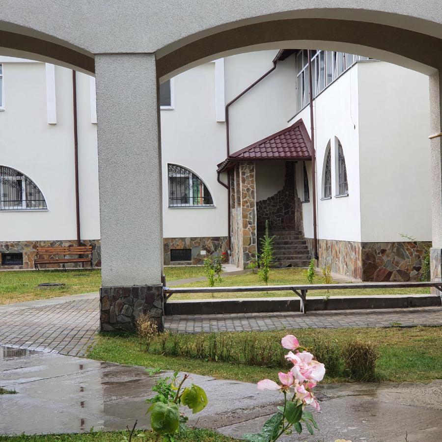 Дім Святого Йосифа Ivano-Frankivsk Esterno foto