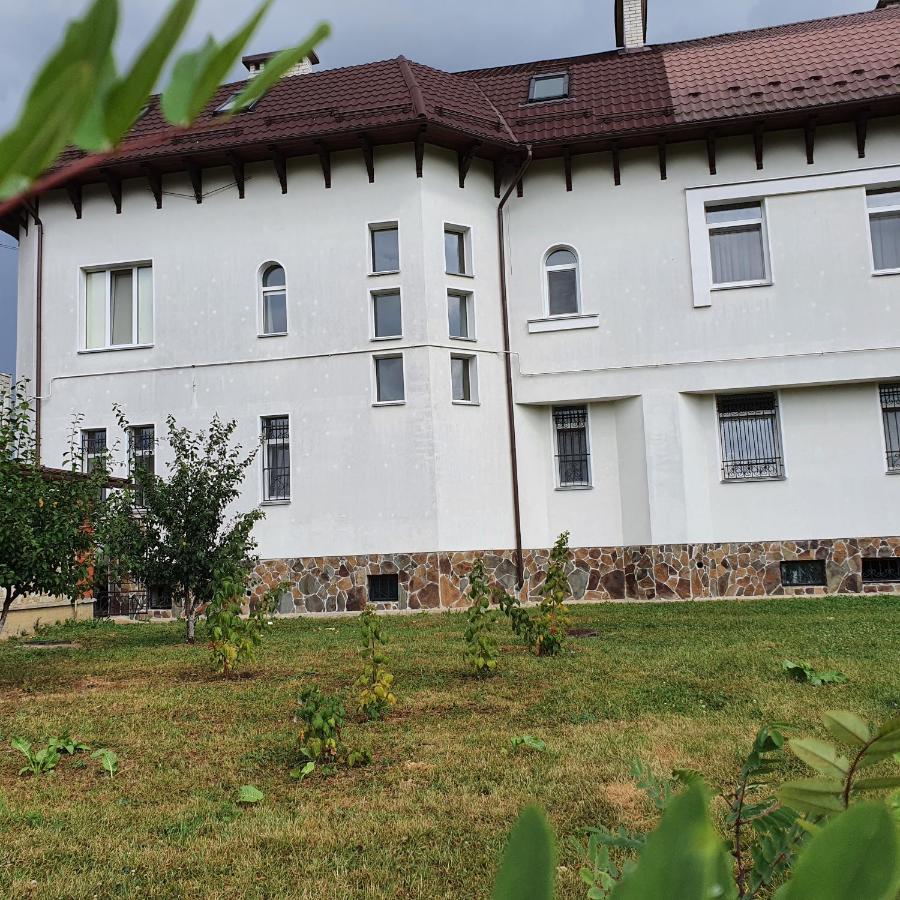 Дім Святого Йосифа Ivano-Frankivsk Esterno foto
