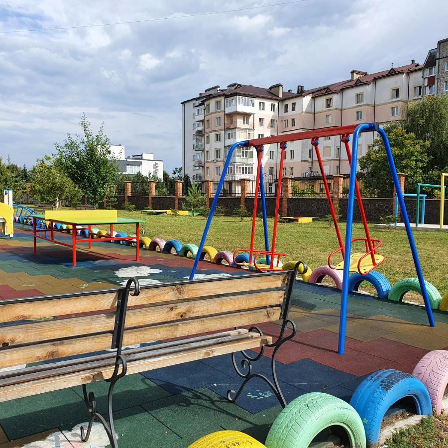 Дім Святого Йосифа Ivano-Frankivsk Esterno foto